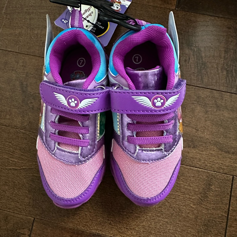Paw Patrol Kids Light-Up Skye Sneakers in Purple and Pink - Picture 3 of 3